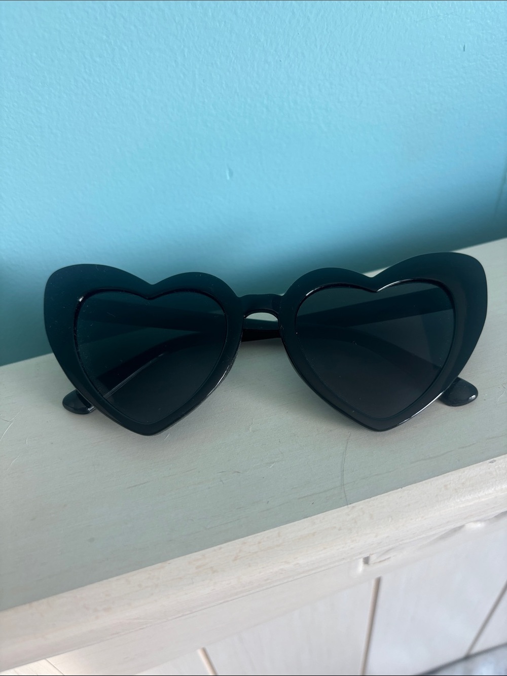 Black Heart-Shaped Sunglasses - Stylish Women Accessories